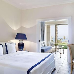 Familien-Zimmer mit zwei Einzelbetten